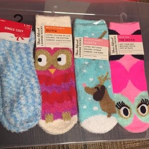 Bath and BodyWorks shea butter lounge socks
